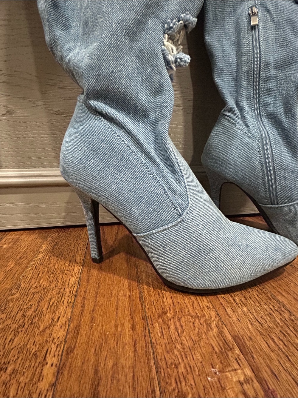 Denim distressed pointy toe -wide calf boots size 8 - Picture 5 of 9